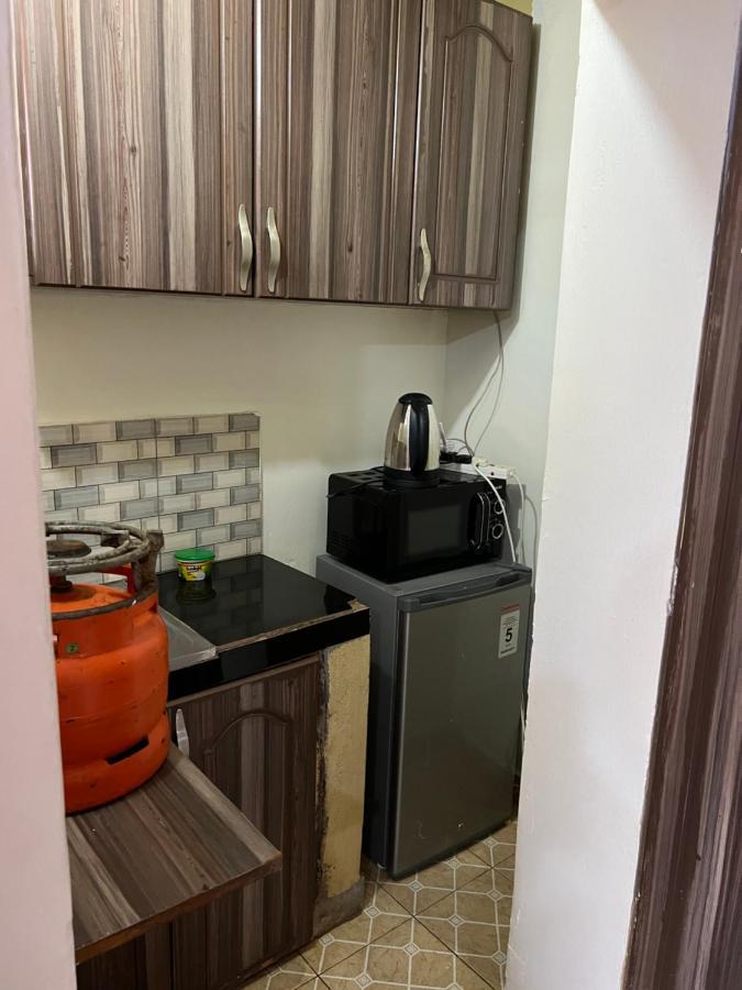 Lark Suites -Bukoto Кампала Екстериор снимка