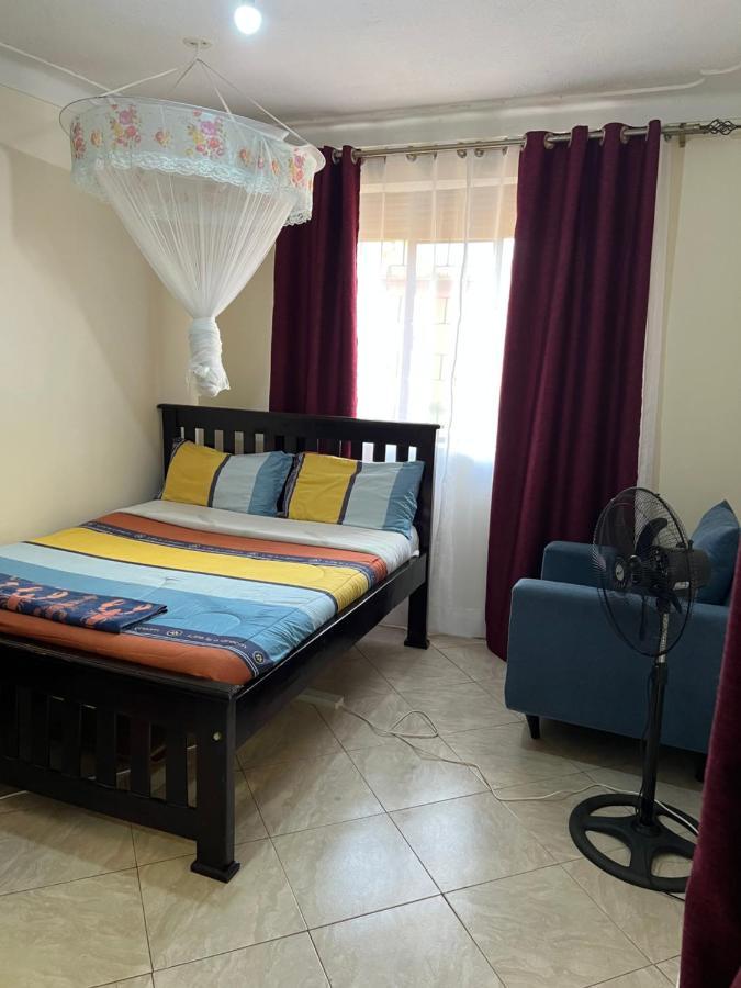 Lark Suites -Bukoto Кампала Екстериор снимка